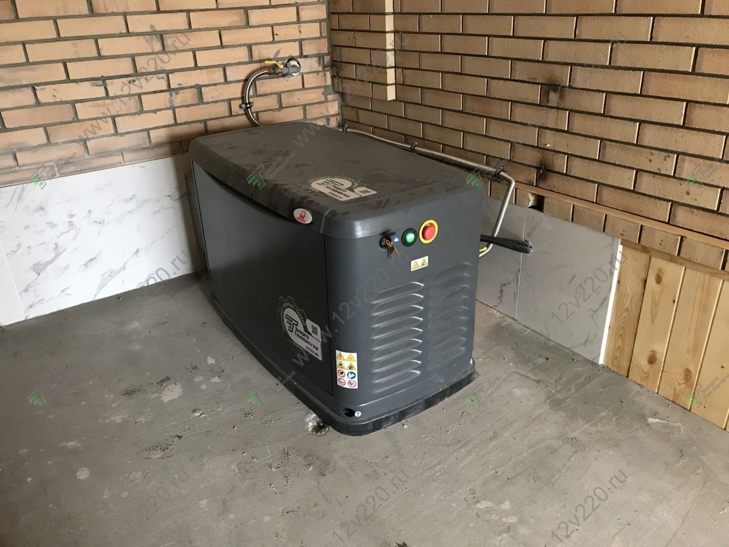 Газовый генератор Generac 7245 + три онлайн ИБП CyberPower OLS10000EC (поселок Западный)